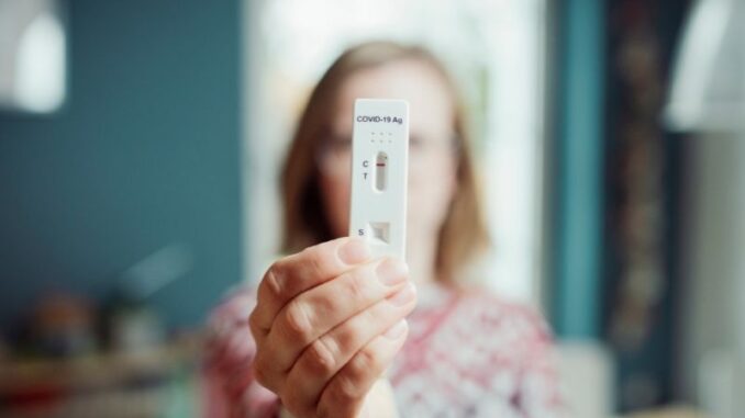 Selbsttests an Schulen laufen an