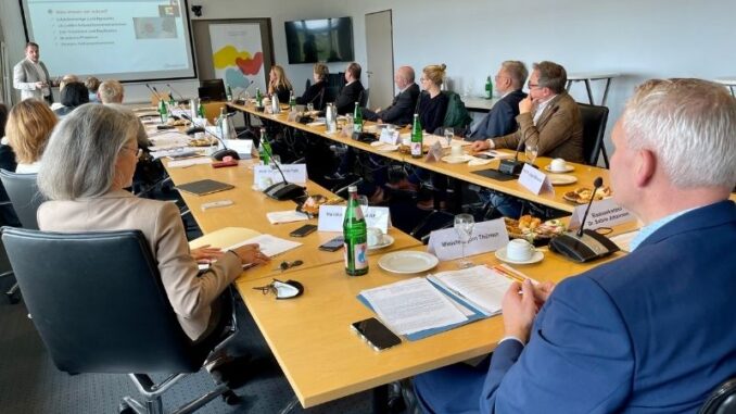 Expertenkreis diskutiert Pandemiefolgen für Kinder und Jugendliche